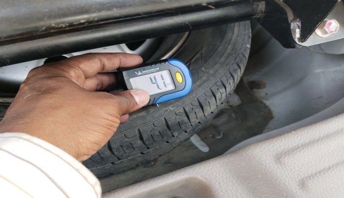 2013 Maruti Zen Estilo LXI CNG, CNG, Manual, 86,991 km, tyre