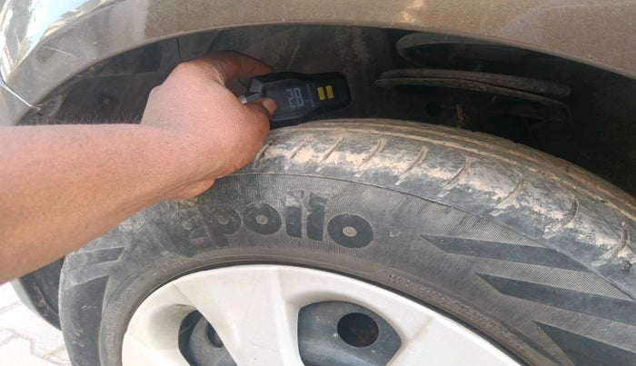 2011 Maruti Ritz VXI, Petrol, Manual, 1,03,858 km, tyre