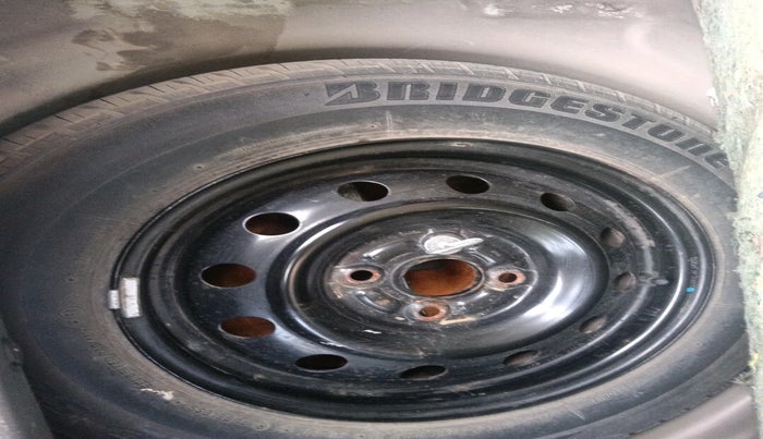 2011 Maruti Ritz VXI, Petrol, Manual, 1,03,858 km, tyre