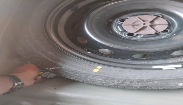 2022 Maruti IGNIS ZETA 1.2, Petrol, Manual, 69,168 km, tyre