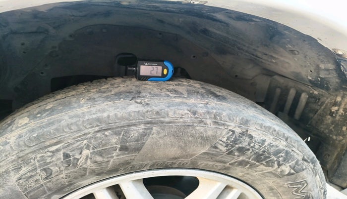 2016 ISUZU MU-7 High 4x2 MT, Diesel, Manual, 1,20,376 km, tyre