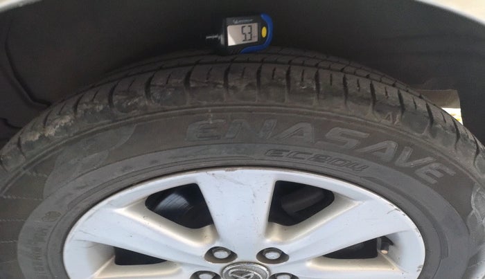 2010 Toyota Corolla Altis GL PETROL, Petrol, Manual, 99,905 km, tyre