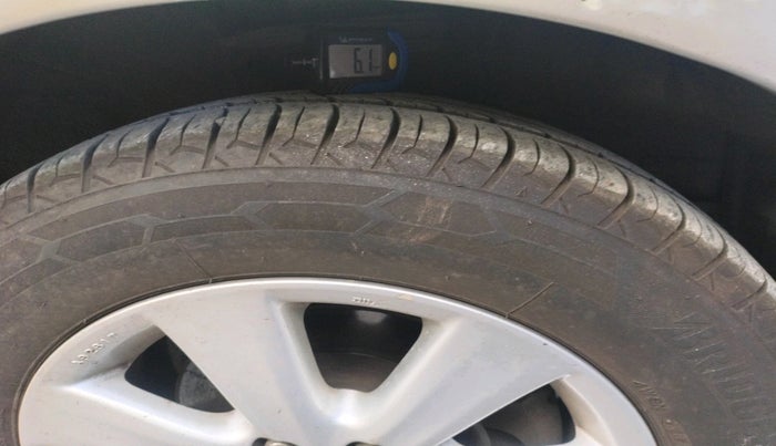 2010 Toyota Corolla Altis GL PETROL, Petrol, Manual, 99,905 km, tyre