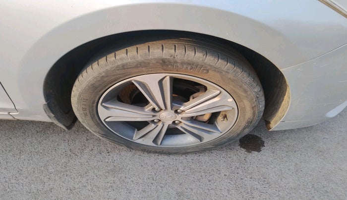 2018 Hyundai Verna 1.6 VTVT SX O, Petrol, Manual, 1,40,745 km, tyre