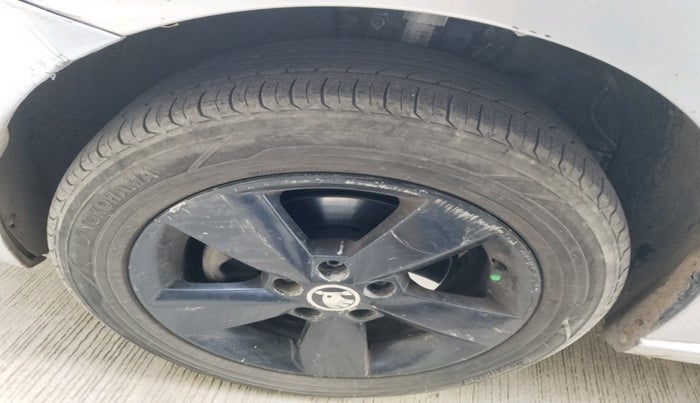 2016 Skoda Rapid 1.5 TDI CR STYLE PLUS AT, Diesel, Automatic, 1,08,379 km, tyre