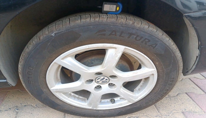 2013 Volkswagen Vento HIGHLINE DIESEL 1.6, Diesel, Manual, 92,006 km, tyre