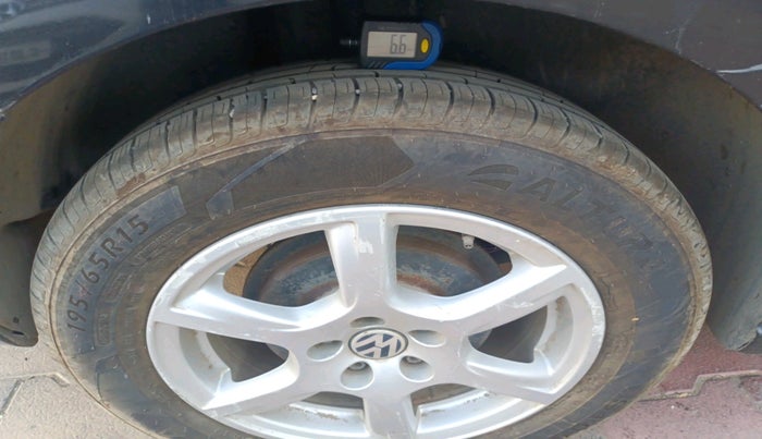 2013 Volkswagen Vento HIGHLINE DIESEL 1.6, Diesel, Manual, 92,006 km, tyre