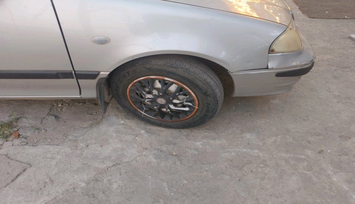 2007 Maruti Esteem LXI, Petrol, Manual, 75,551 km, tyre