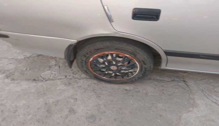 2007 Maruti Esteem LXI, Petrol, Manual, 75,551 km, tyre