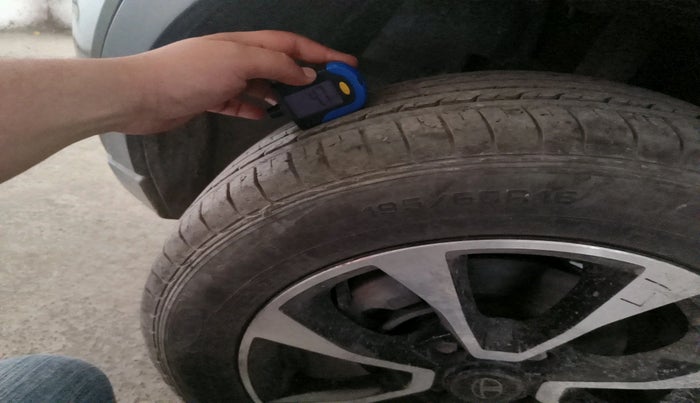 2020 Tata NEXON XZ PETROL, Petrol, Manual, 23,648 km, tyre