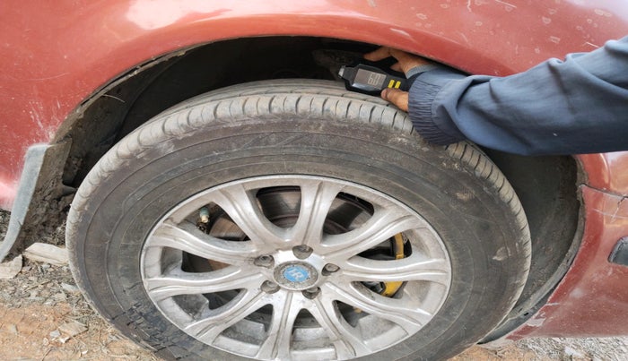 2004 Skoda Octavia AMBIENTE 1.9 TDI, Diesel, Manual, 1,80,814 km, tyre