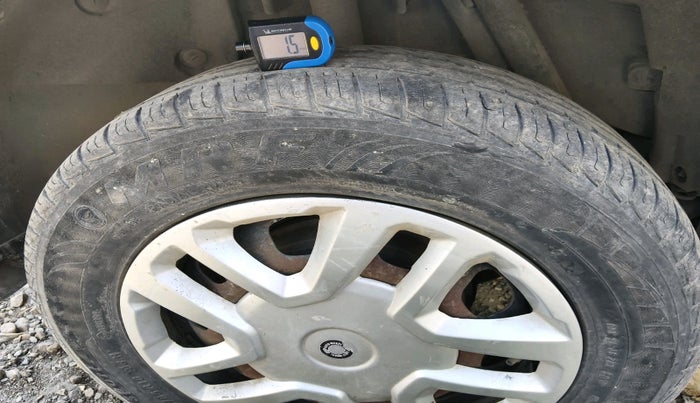 2013 Nissan Terrano XL (D), Diesel, Manual, 1,80,580 km, tyre