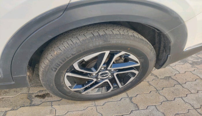 2022 KIA CARENS LUXURY PLUS 1.5 DIESEL AT 7 STR, Diesel, Automatic, 93,418 km, tyre