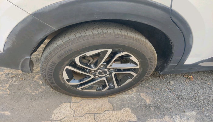 2022 KIA CARENS LUXURY PLUS 1.5 DIESEL AT 7 STR, Diesel, Automatic, 93,418 km, tyre