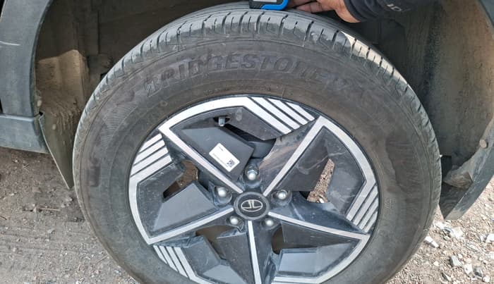 2023 Tata NEXON CREATIVE + SUNROOF 1.2 PETROL, Petrol, Manual, 6,247 km, tyre