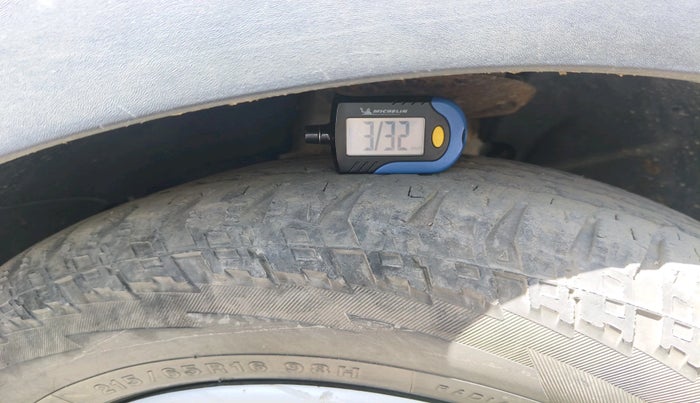 2019 Renault Captur RXE PETROL, CNG, Manual, 88,807 km, tyre