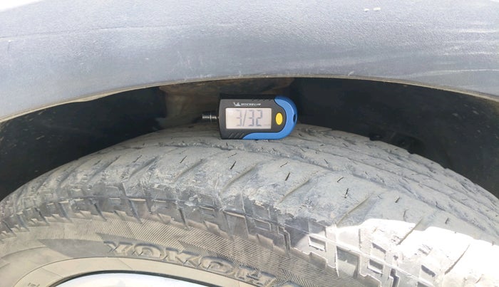 2019 Renault Captur RXE PETROL, CNG, Manual, 88,807 km, tyre