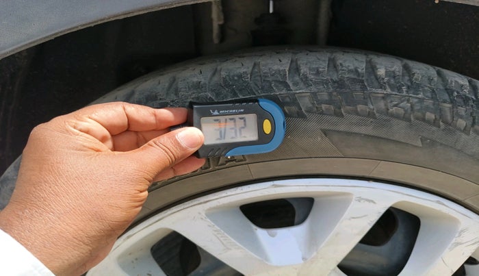 2019 Renault Captur RXE PETROL, CNG, Manual, 88,807 km, tyre