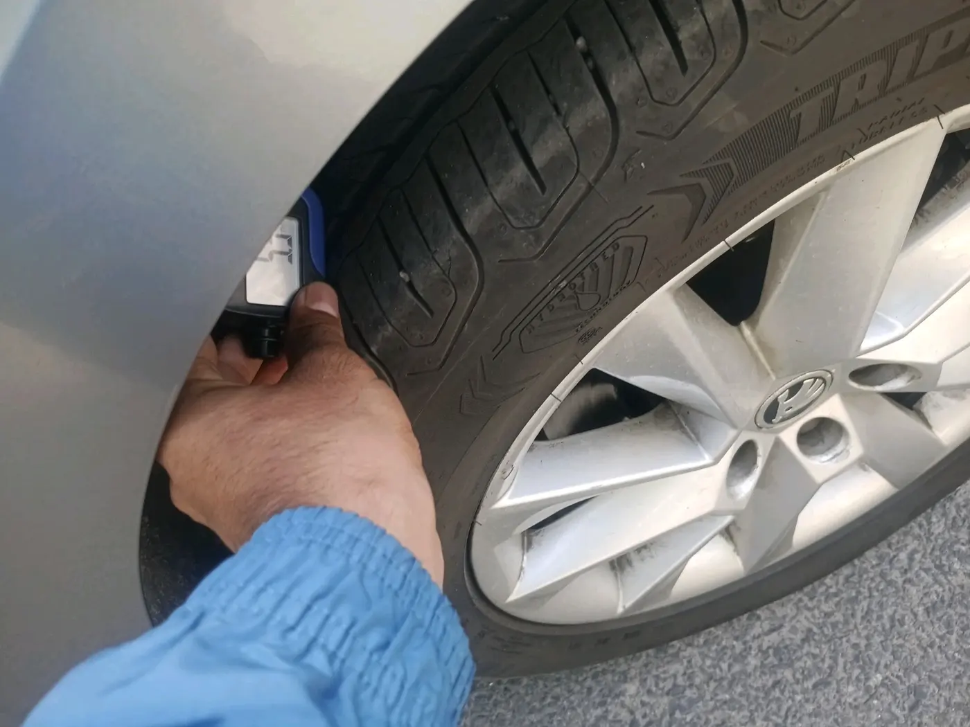 2017 Skoda Superb L&K 1.8 TSI AT, Petrol, Automatic, 1,38,688 km, tyre