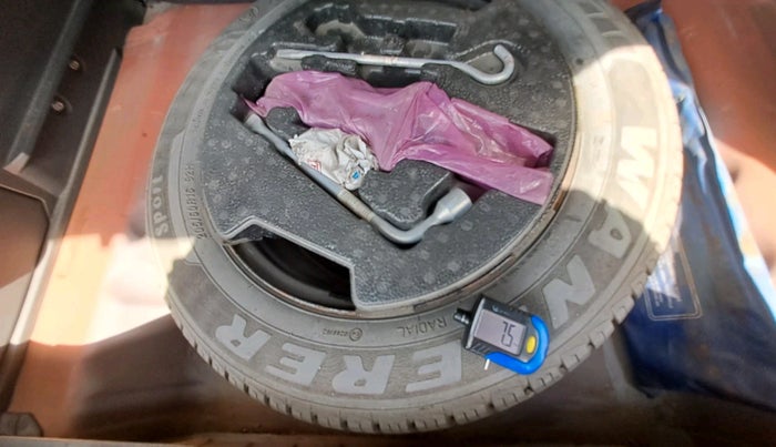 2017 Maruti Vitara Brezza VDI (O), Diesel, Manual, 1,04,383 km, tyre