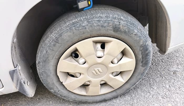 2012 Maruti Wagon R 1.0 LXI, Petrol, Manual, 67,044 km, tyre