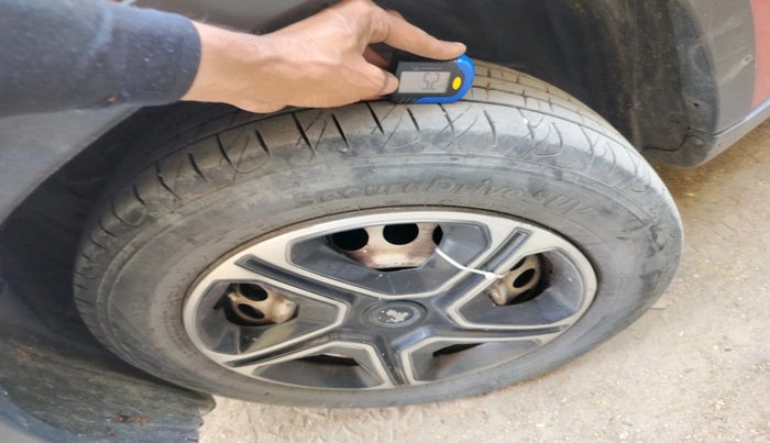 2017 Maruti Vitara Brezza LDI (O), Diesel, Manual, 1,03,618 km, tyre