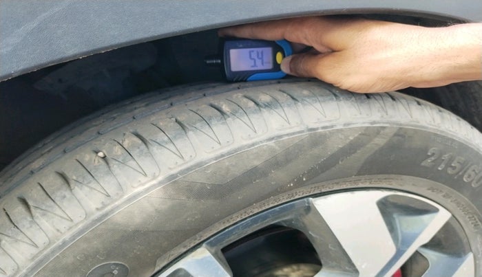 2020 KIA SONET GTX PLUS 1.5 AT, Diesel, Automatic, 1,24,580 km, tyre