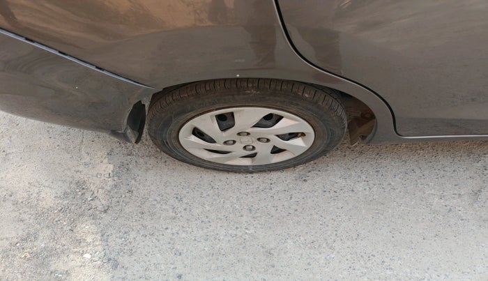 2014 Honda Amaze 1.5L I-DTEC S, Diesel, Manual, 1,22,004 km, tyre