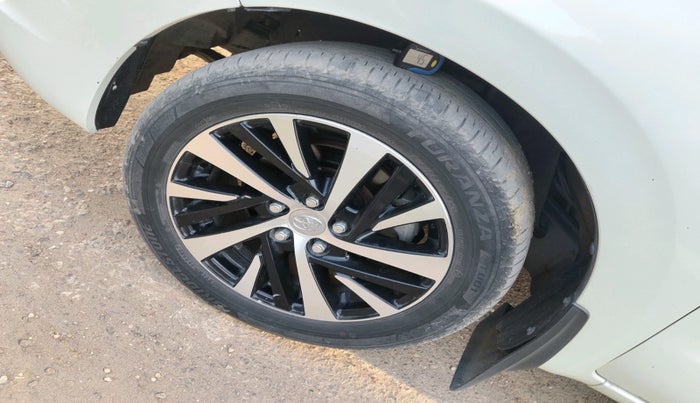 2021 Toyota Innova Crysta 2.4 ZX AT 7 STR, Diesel, Automatic, 38,263 km, tyre