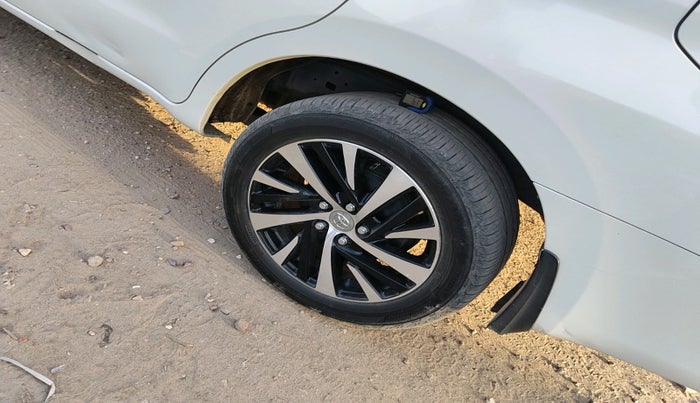 2021 Toyota Innova Crysta 2.4 ZX AT 7 STR, Diesel, Automatic, 38,263 km, tyre