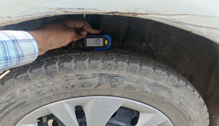 2012 Maruti Swift VXI, CNG, Manual, 1,50,008 km, tyre