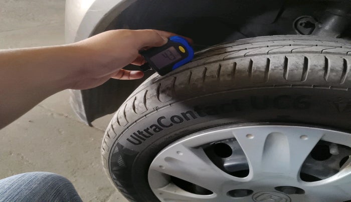 2013 Honda Brio S MT, Petrol, Manual, 1,00,741 km, tyre