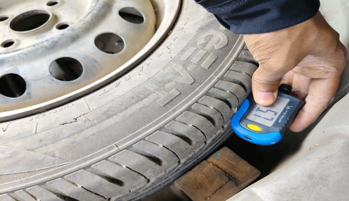 2013 Hyundai i20 ERA 1.2, Petrol, Manual, 1,31,612 km, tyre