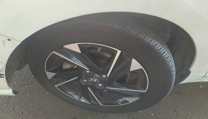 2021 Hyundai Verna SX (O) 1.5 CRDI AT, Diesel, Automatic, 76,031 km, tyre