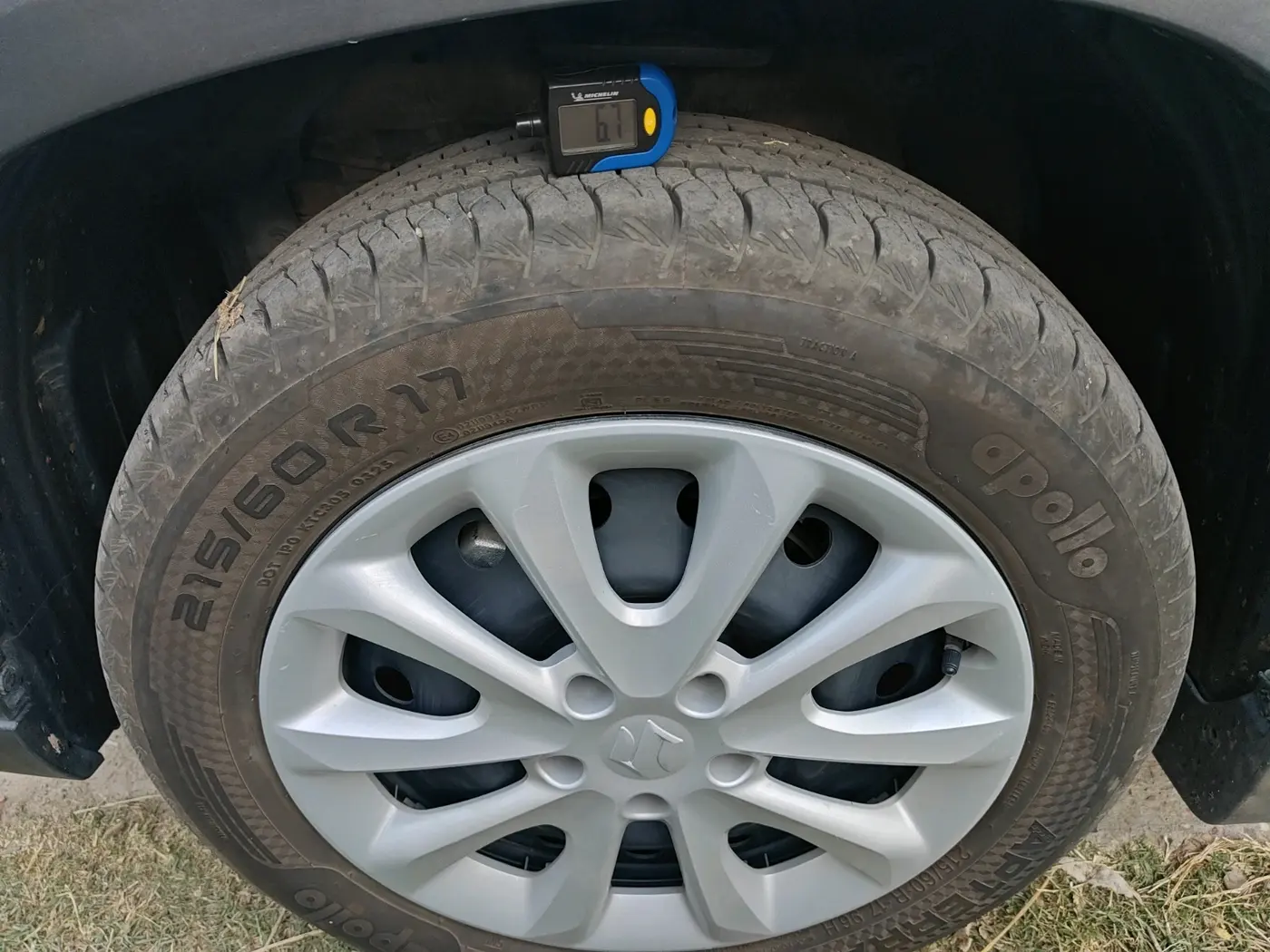 2025 Maruti Grand Vitara DELTA SMART HYBRID, Petrol, Manual, 11,750 km, tyre