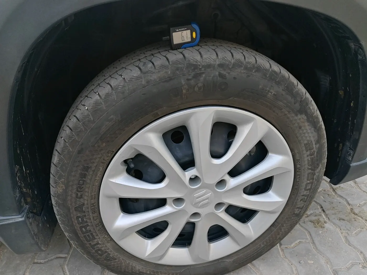 2025 Maruti Grand Vitara DELTA SMART HYBRID, Petrol, Manual, 11,750 km, tyre
