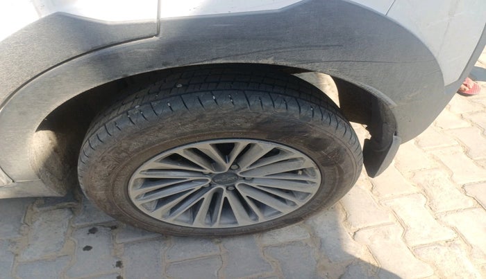 2025 Mahindra XUV 3XO MX3 1.2 L TCMPFi, Petrol, Manual, 8,919 km, tyre