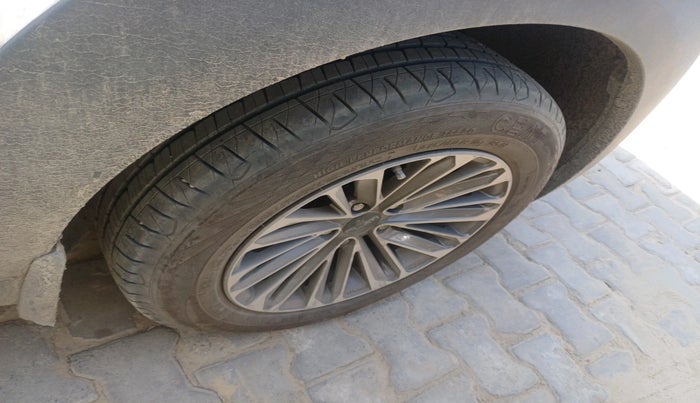 2025 Mahindra XUV 3XO MX3 1.2 L TCMPFi, Petrol, Manual, 8,919 km, tyre