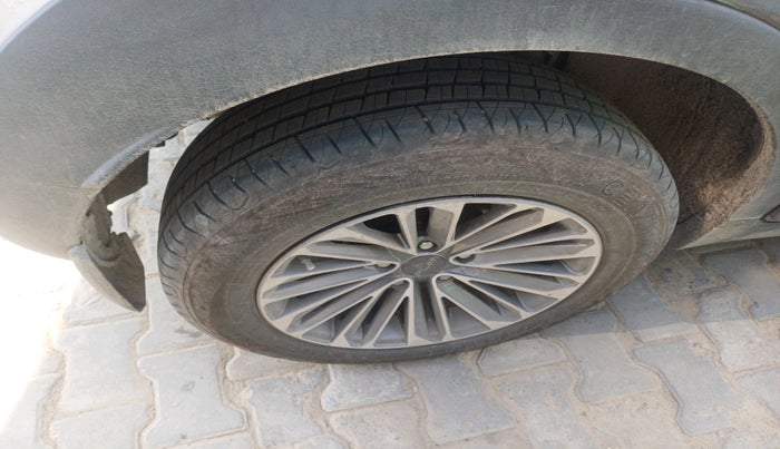 2025 Mahindra XUV 3XO MX3 1.2 L TCMPFi, Petrol, Manual, 8,919 km, tyre