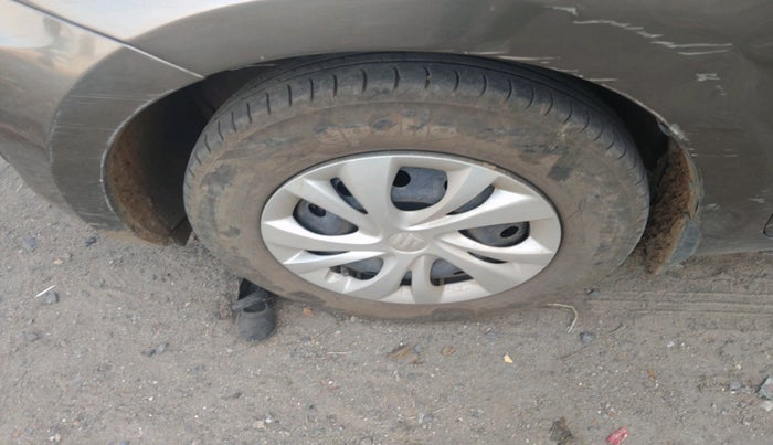 2021 Maruti Swift VXI, Petrol, Manual, 75,022 km, tyre