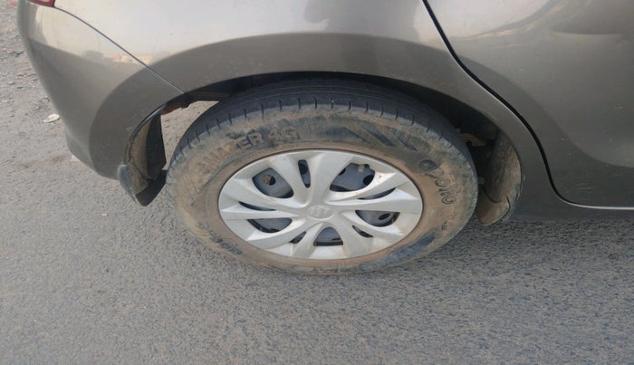 2021 Maruti Swift VXI, Petrol, Manual, 75,022 km, tyre