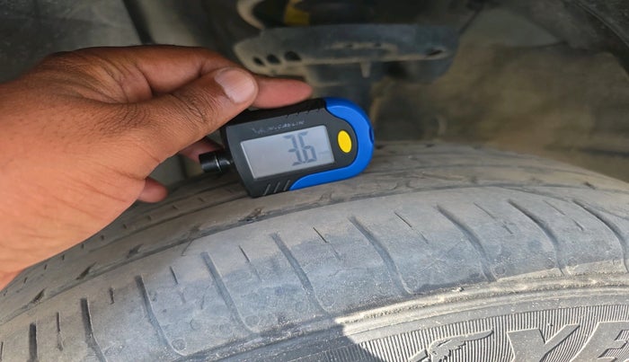 2025 Hyundai VENUE S 1.2, Petrol, Manual, 28,802 km, tyre