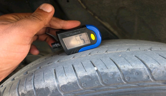 2025 Hyundai VENUE S 1.2, Petrol, Manual, 28,802 km, tyre