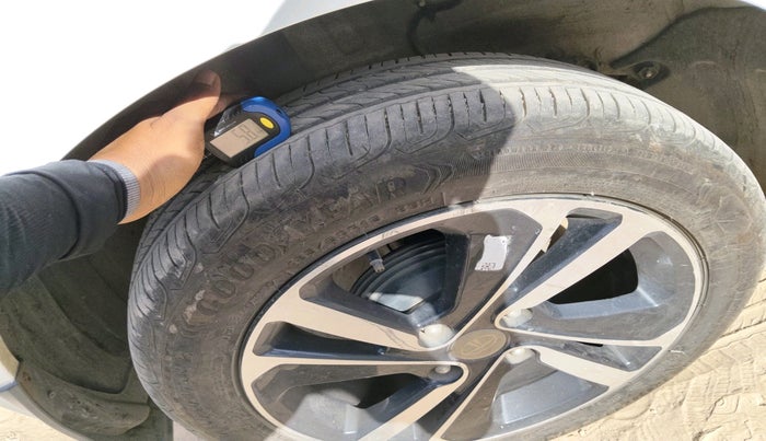 2024 Tata ALTROZ XZ PETROL, Petrol, Manual, 31,761 km, tyre