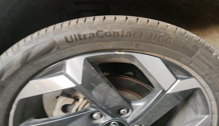 2022 Hyundai ALCAZAR 1.5 SIGNATURE (O) AT 7STR, Diesel, Automatic, 68,471 km, tyre