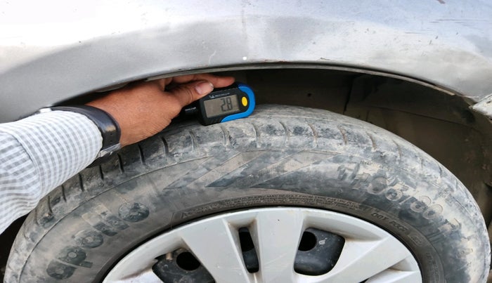 2015 Maruti Swift VXI, Petrol, Manual, 95,652 km, tyre