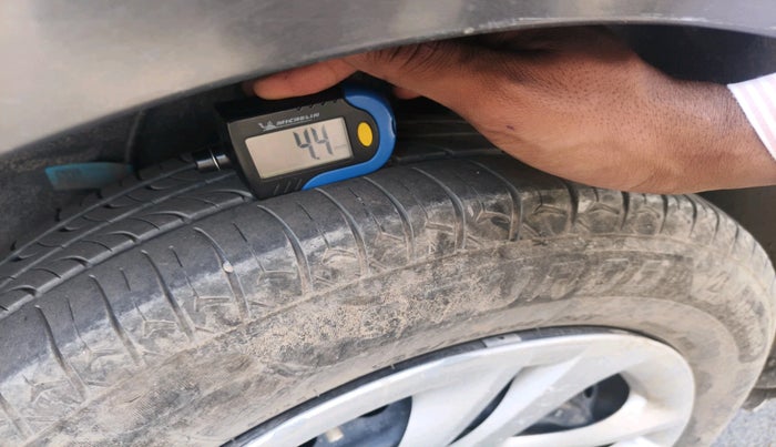 2022 Hyundai AURA S 1.2 CNG, CNG, Manual, 89,462 km, tyre