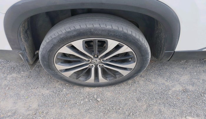 2023 MG HECTOR SHARP PRO 1.5 TURBO MT PETROL, Petrol, Manual, 48,972 km, tyre