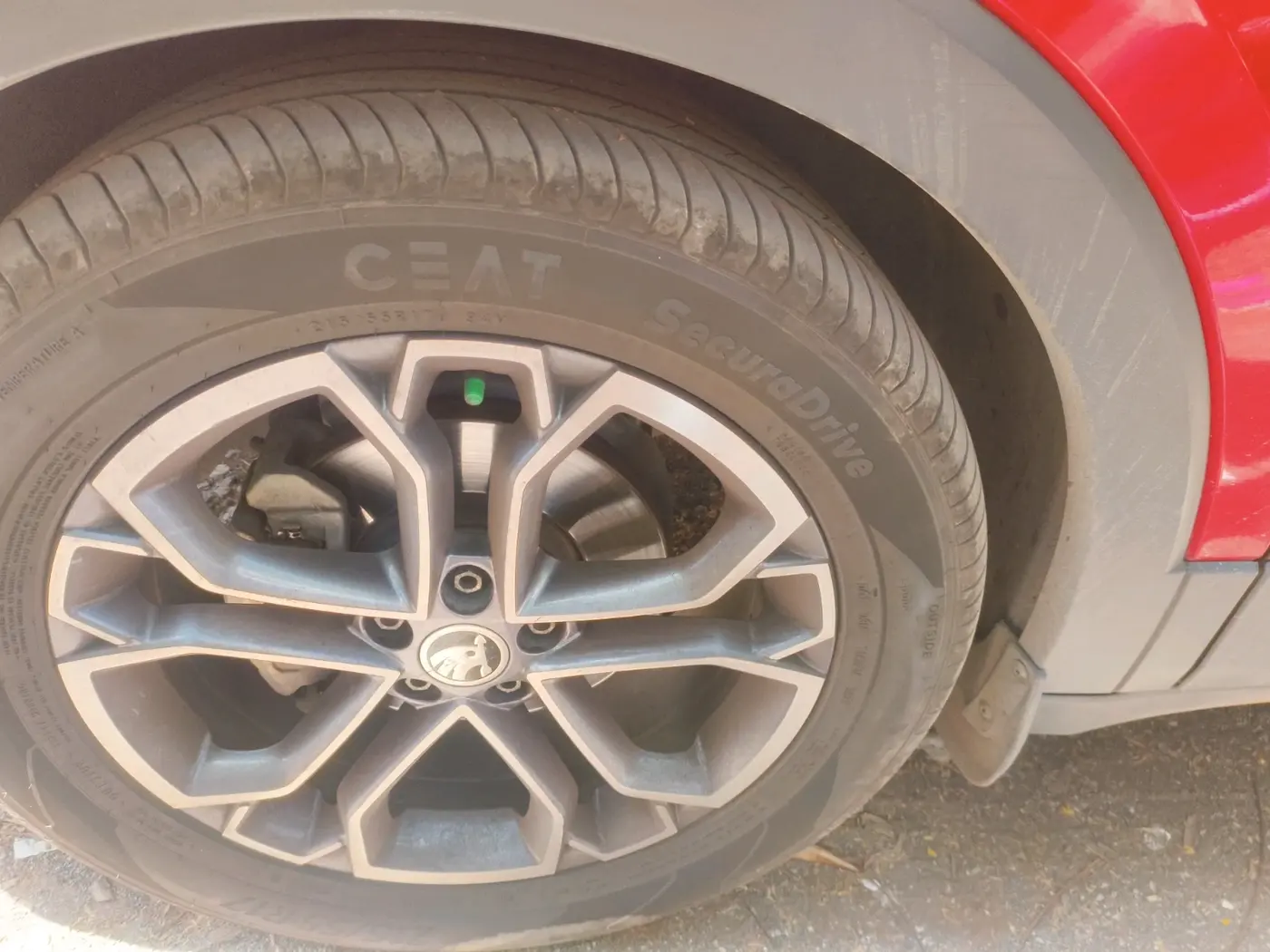 2022 Skoda KUSHAQ STYLE 1.0L TSI MT, Petrol, Manual, 72,779 km, tyre