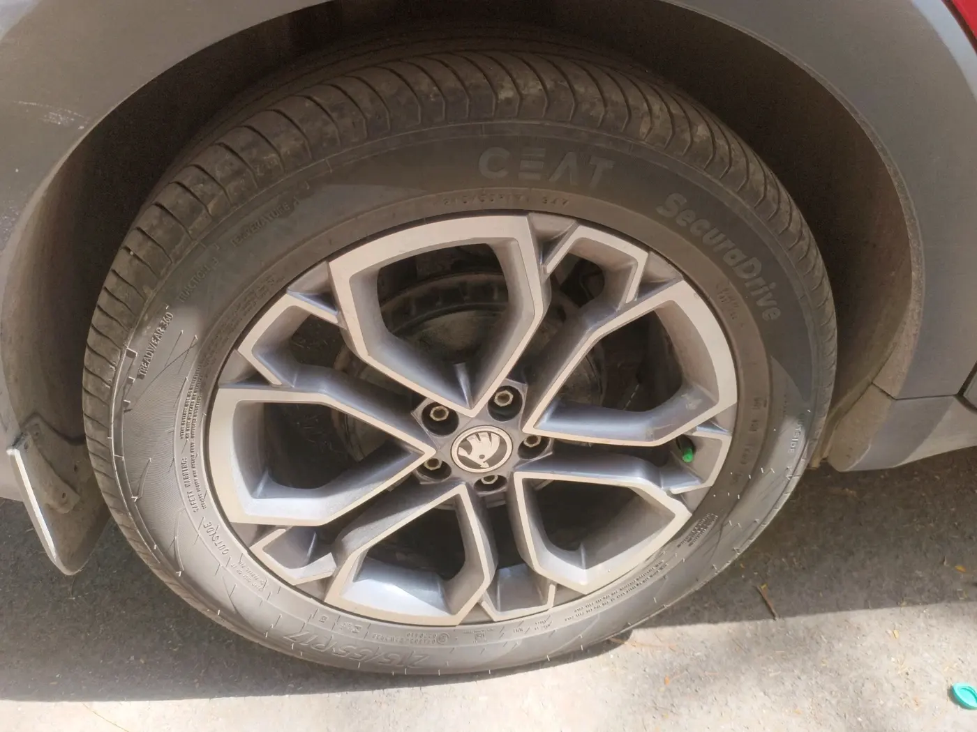 2022 Skoda KUSHAQ STYLE 1.0L TSI MT, Petrol, Manual, 72,779 km, tyre
